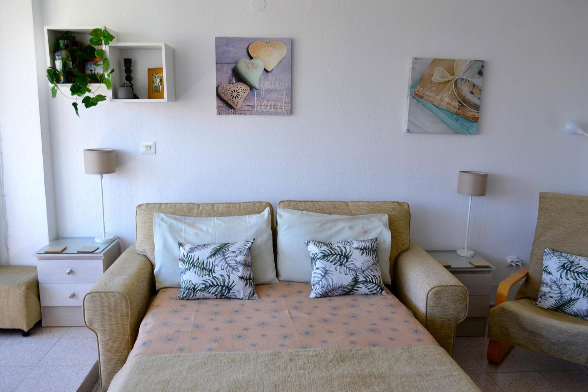 Spacious 1 Bedroom Apartment, Beach Front, Torrox Costa 外观 照片