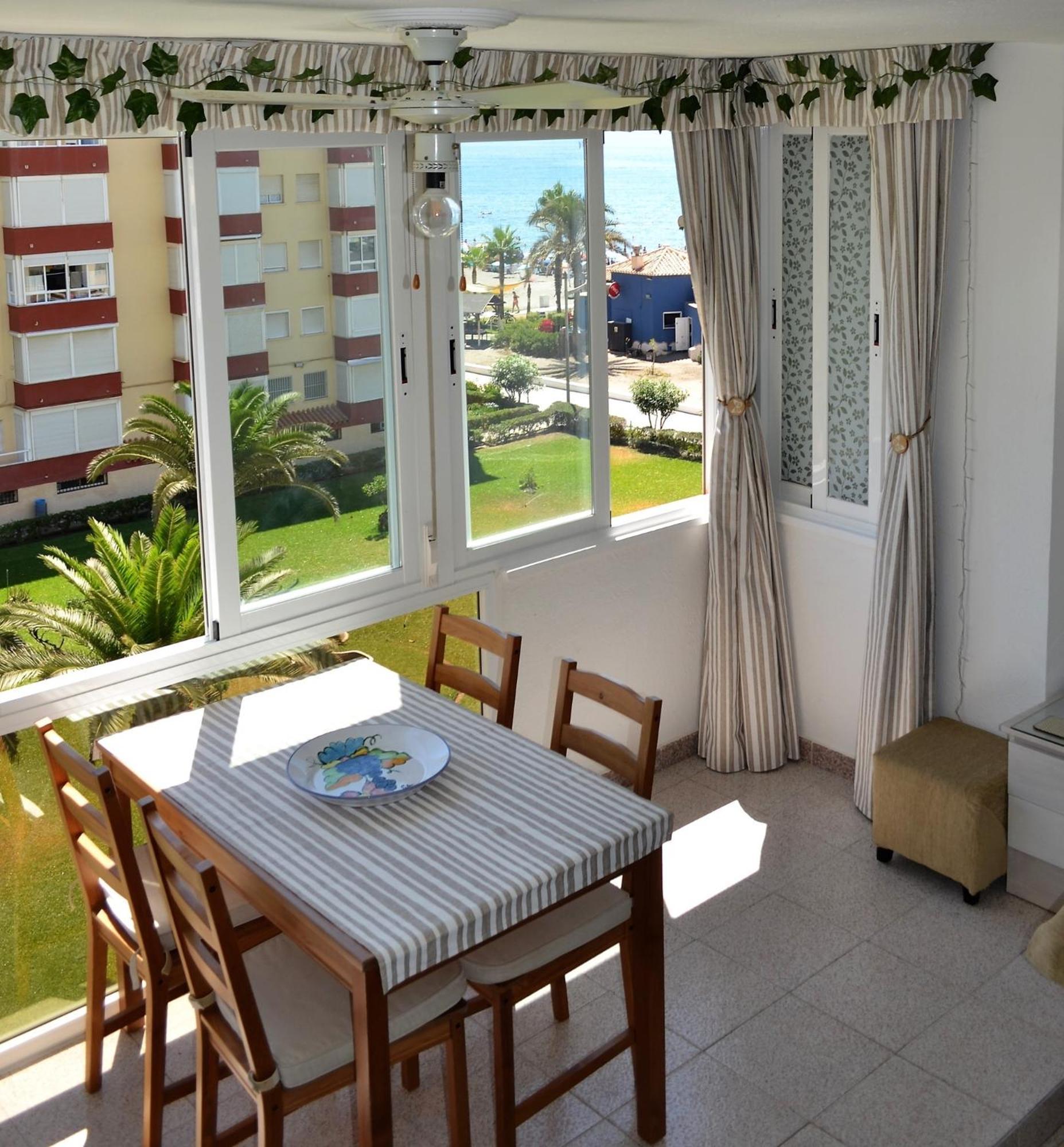 Spacious 1 Bedroom Apartment, Beach Front, Torrox Costa 外观 照片