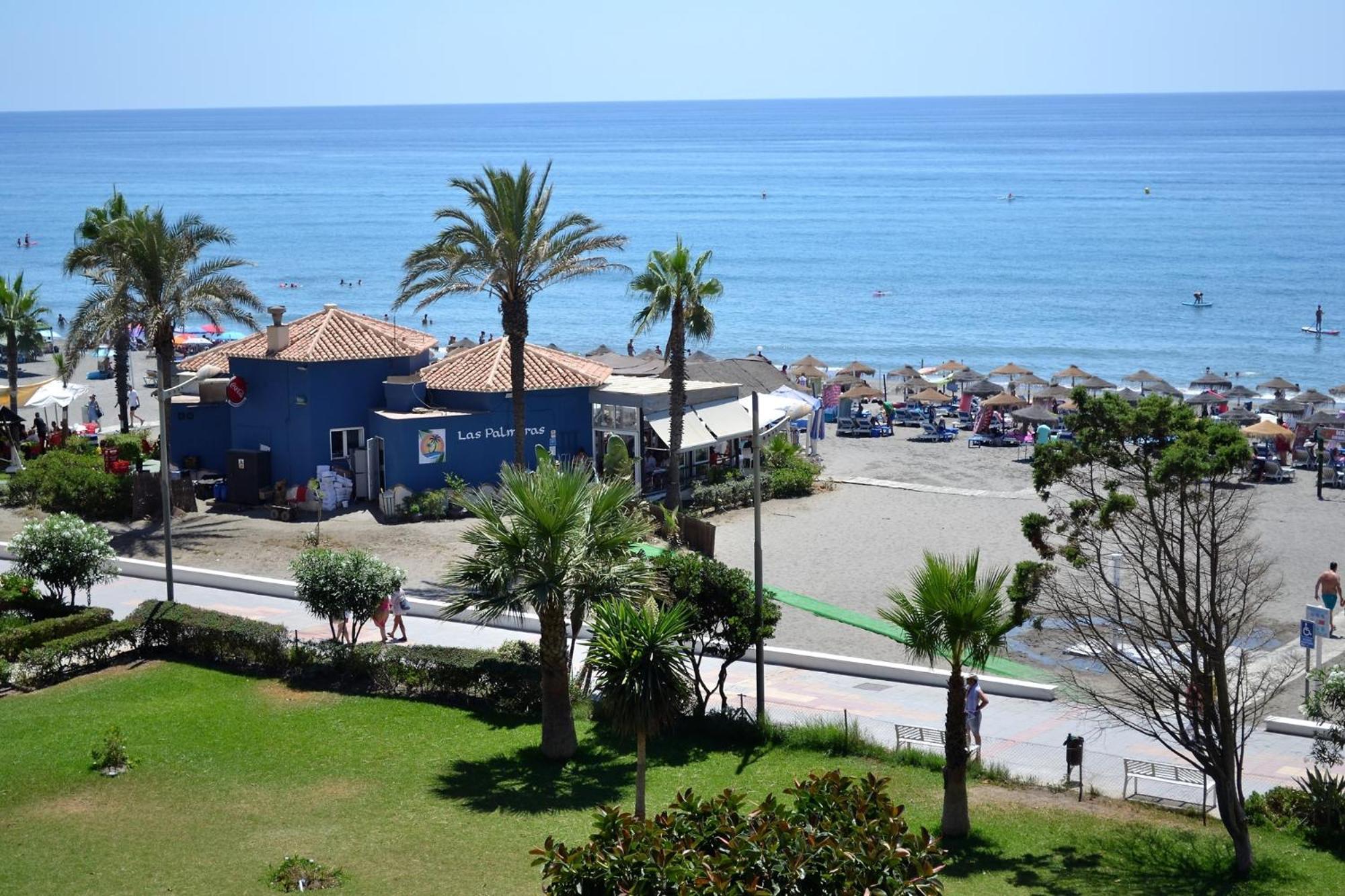 Spacious 1 Bedroom Apartment, Beach Front, Torrox Costa 外观 照片