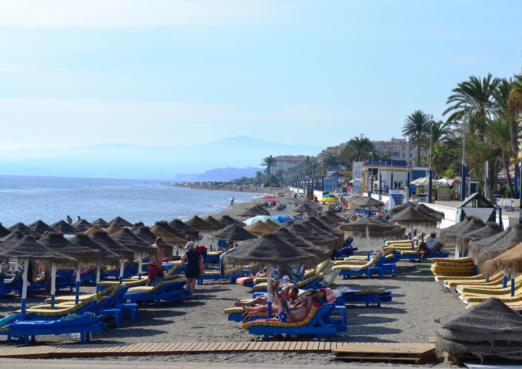Spacious 1 Bedroom Apartment, Beach Front, Torrox Costa 外观 照片