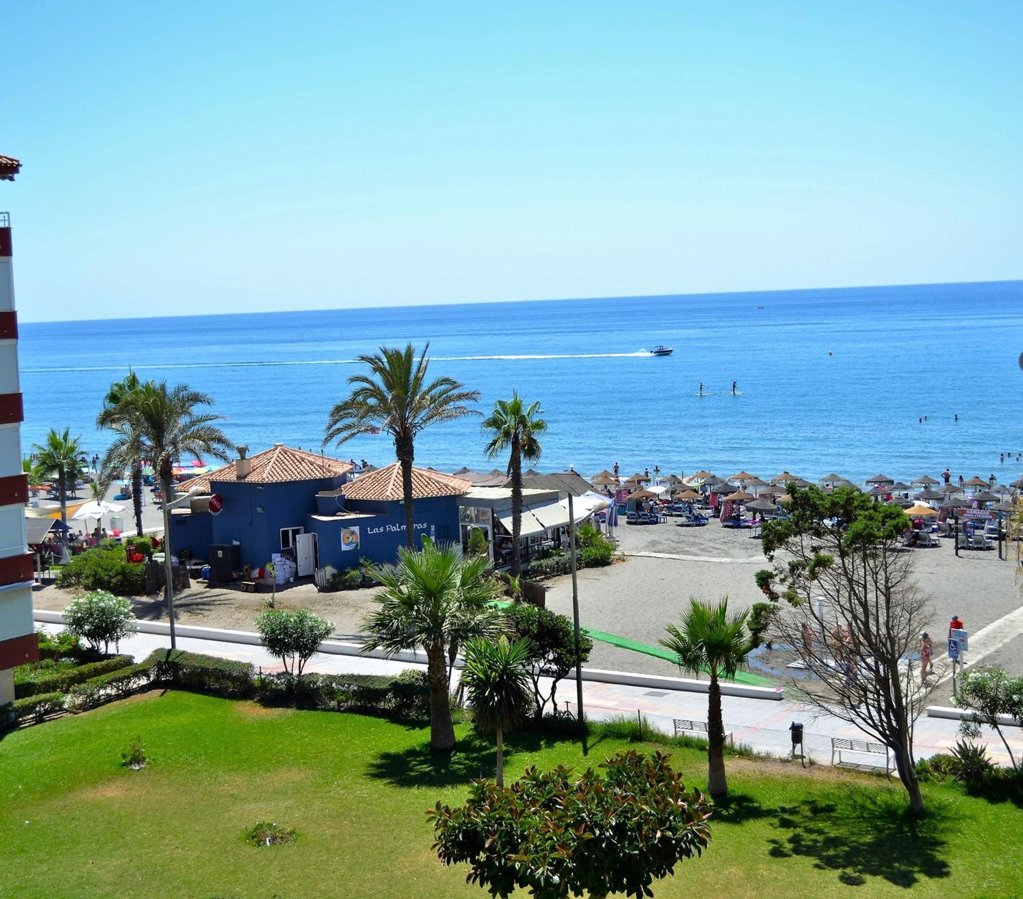 Spacious 1 Bedroom Apartment, Beach Front, Torrox Costa 外观 照片