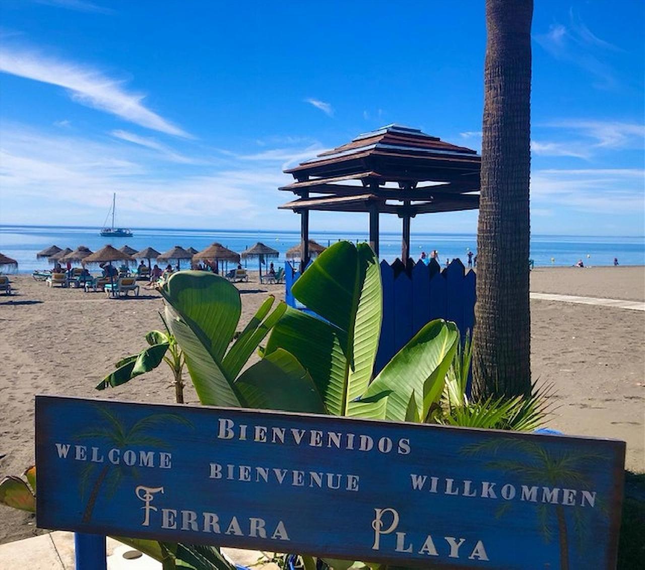 Spacious 1 Bedroom Apartment, Beach Front, Torrox Costa 外观 照片